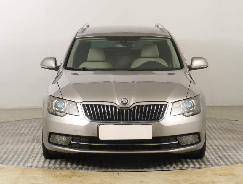 Škoda Superb, 2014