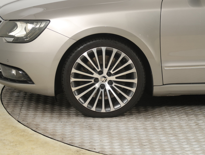 Škoda Superb, 2014