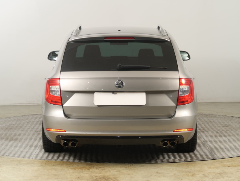 Škoda Superb, 2014