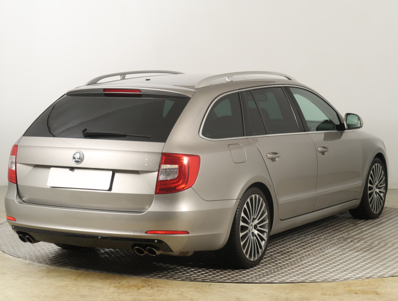 Škoda Superb, 2014