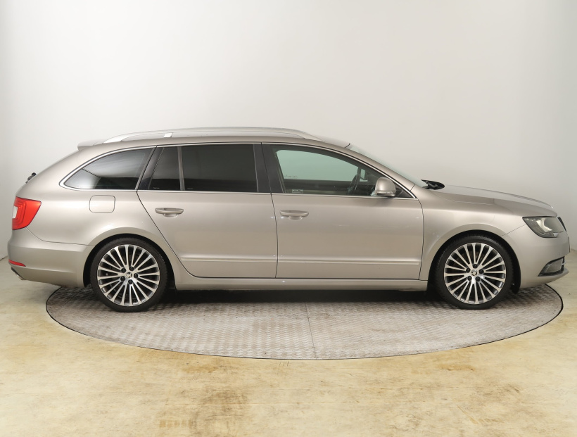 Škoda Superb, 2014