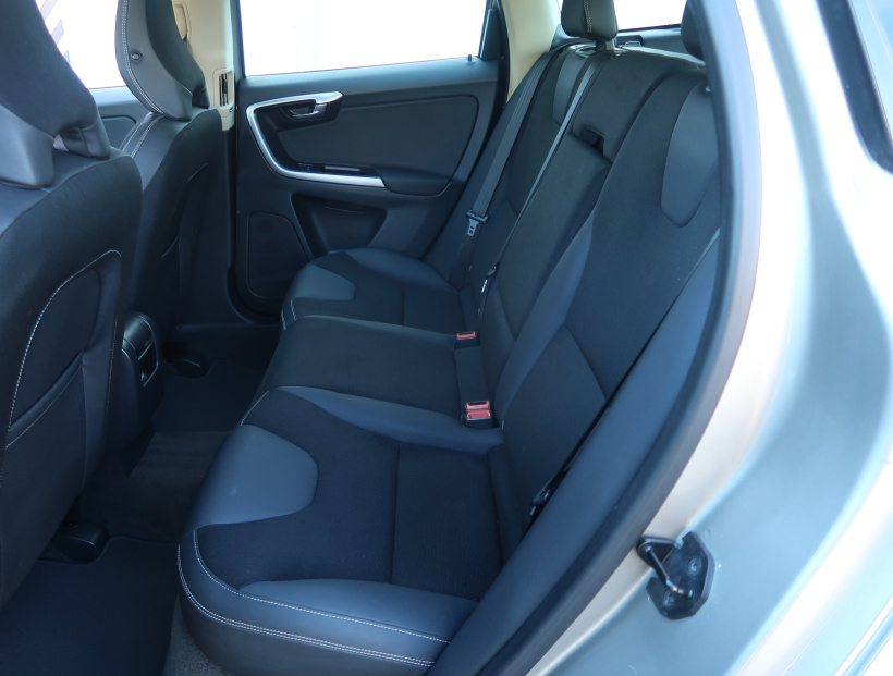 Volvo XC60, 2011