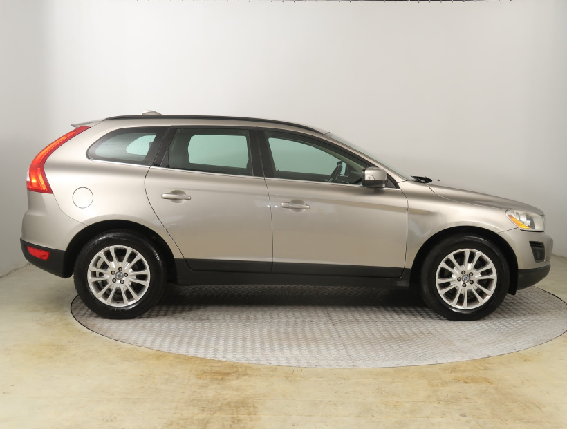 Volvo XC60, 2011