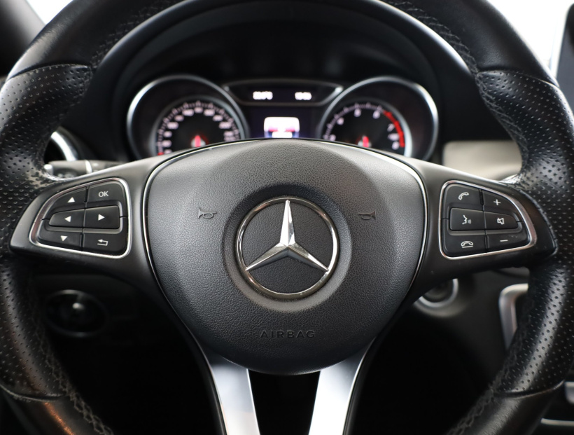 Mercedes-Benz CLA, 2016