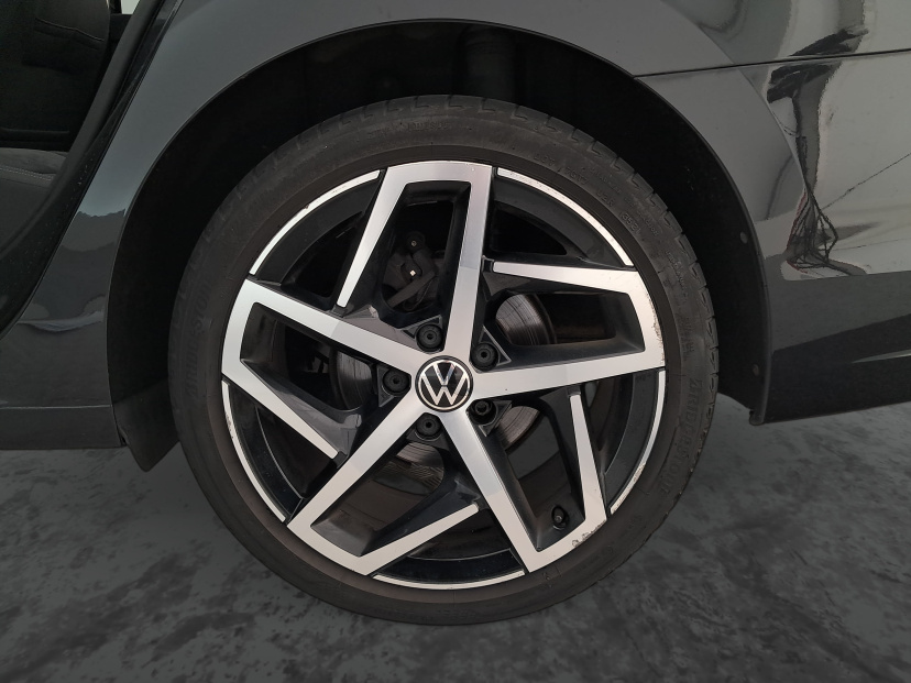Volkswagen Golf, 2022