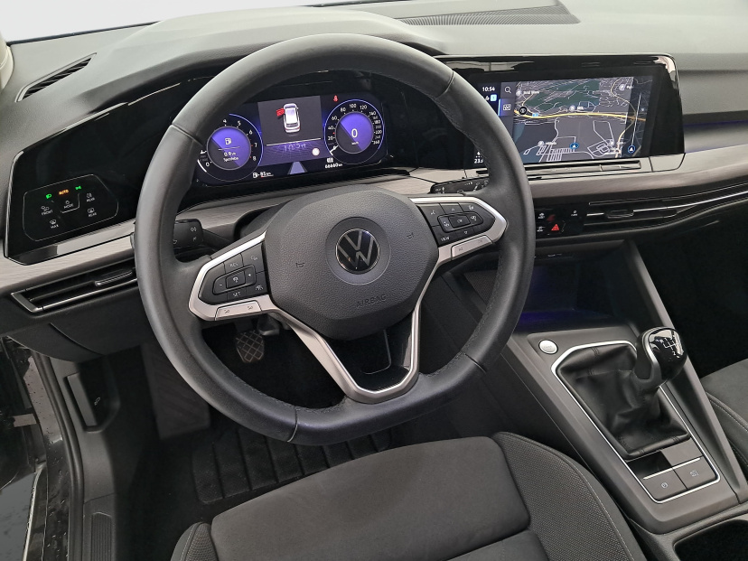 Volkswagen Golf, 2022