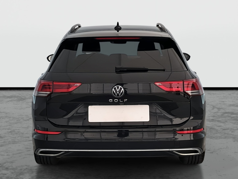 Volkswagen Golf, 2022