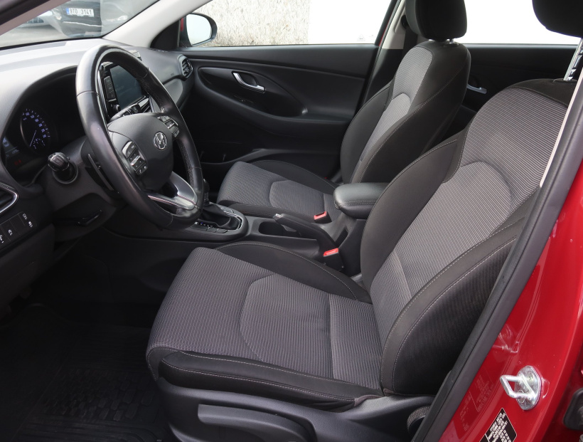 Hyundai i30, 2021