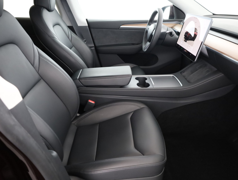 Tesla Model Y, 2023