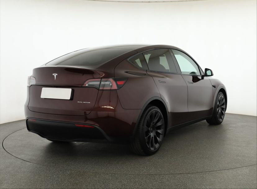 Tesla Model Y, 2023