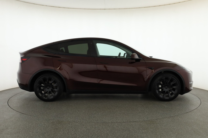 Tesla Model Y, 2023