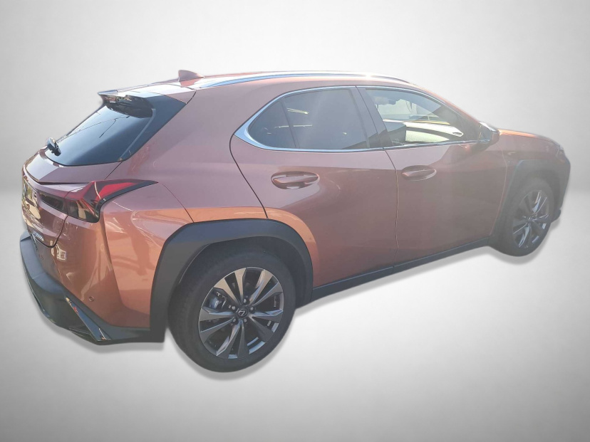Lexus UX, 2024