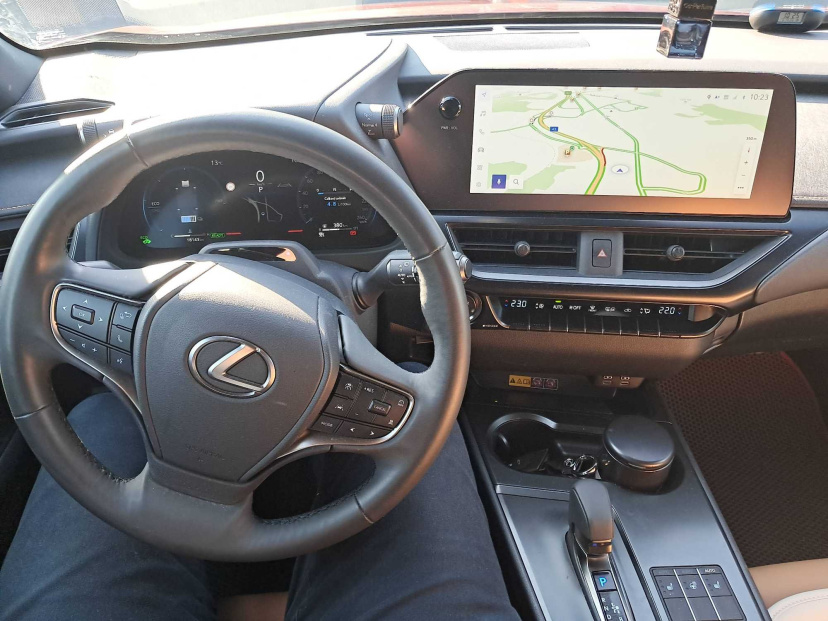 Lexus UX, 2024