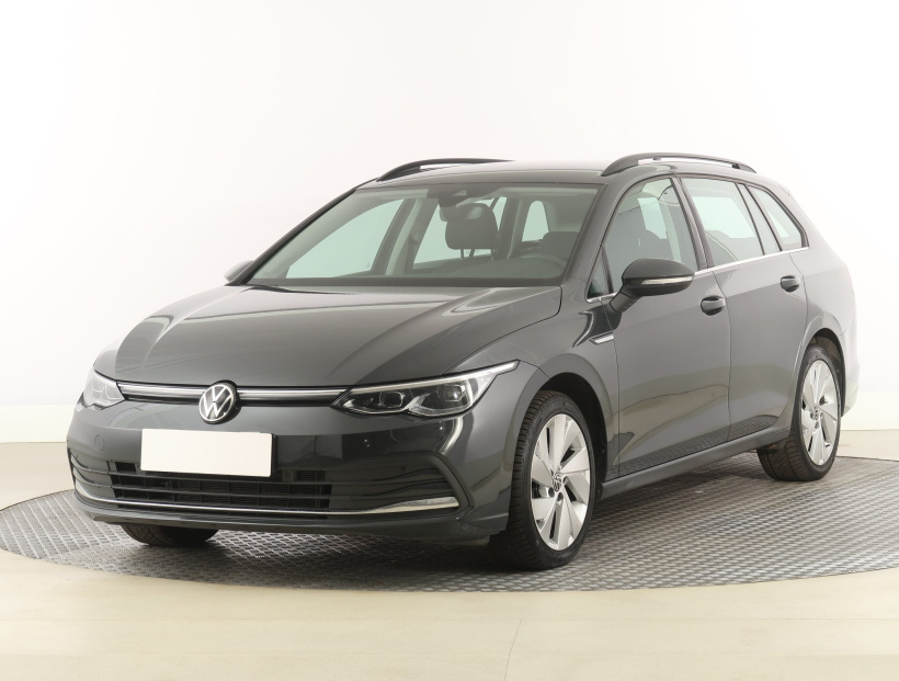 Volkswagen Golf, 2022