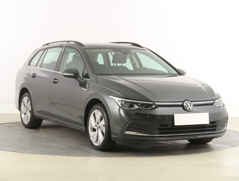 Volkswagen Golf, 2022