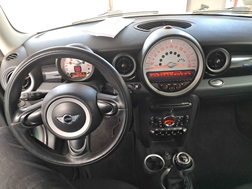 MINI 3-door, 2011