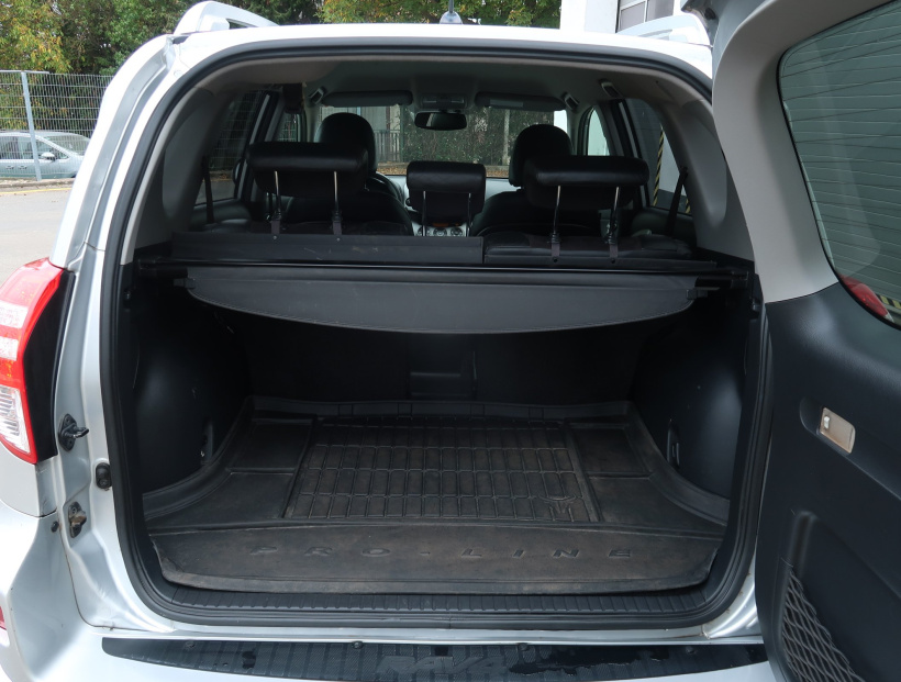 Toyota RAV 4, 2011