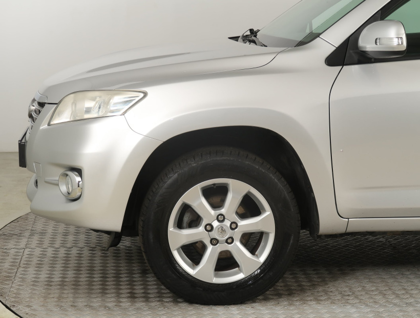 Toyota RAV 4, 2011