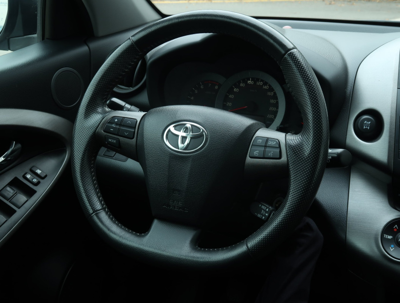 Toyota RAV 4, 2011