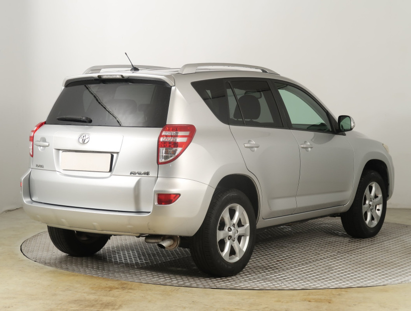 Toyota RAV 4, 2011