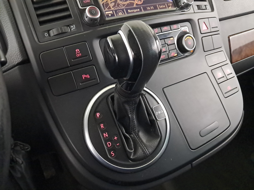 Volkswagen Multivan, 2010