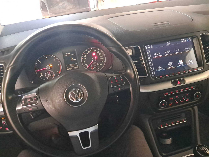 Volkswagen Sharan, 2011