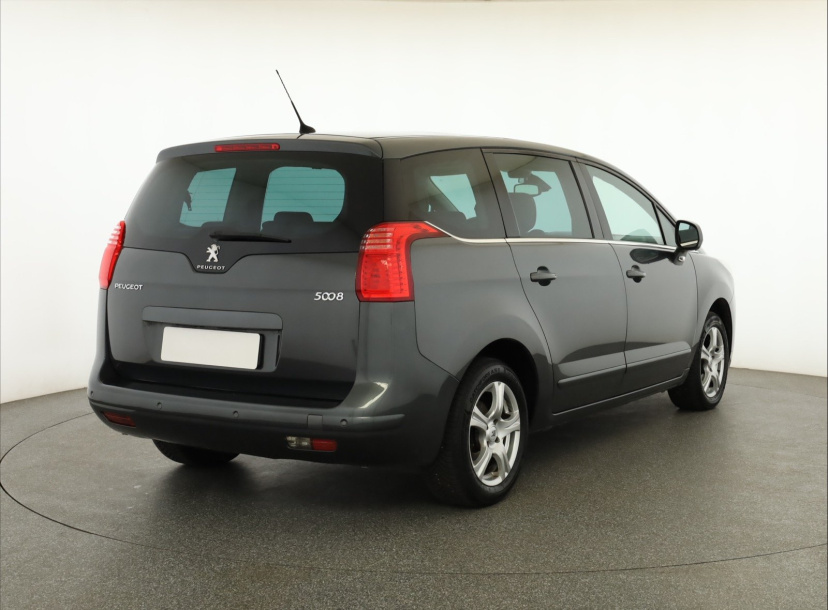 Peugeot 5008, 2009