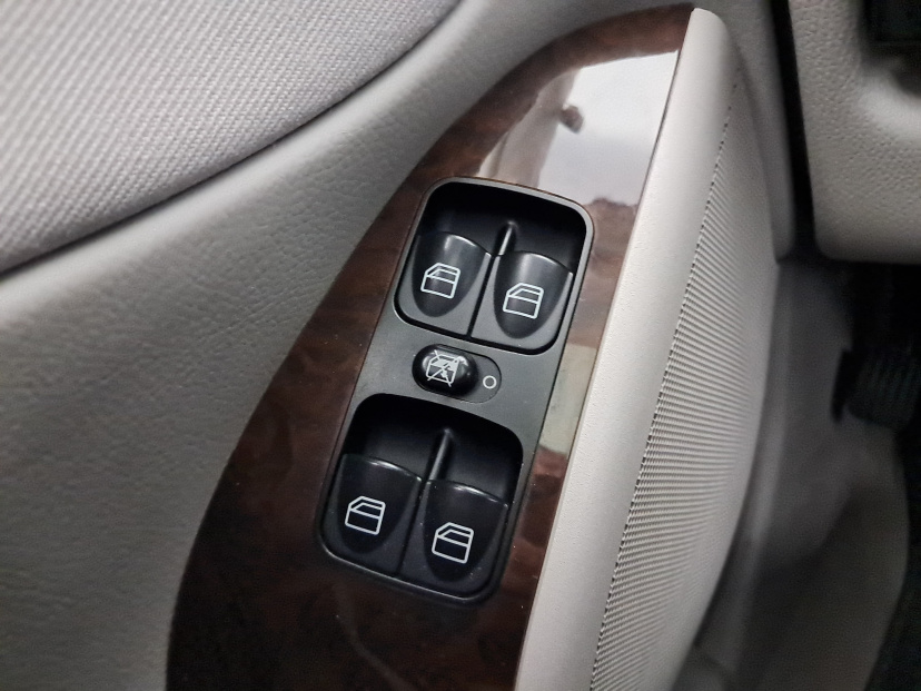 Mercedes-Benz C, 2005