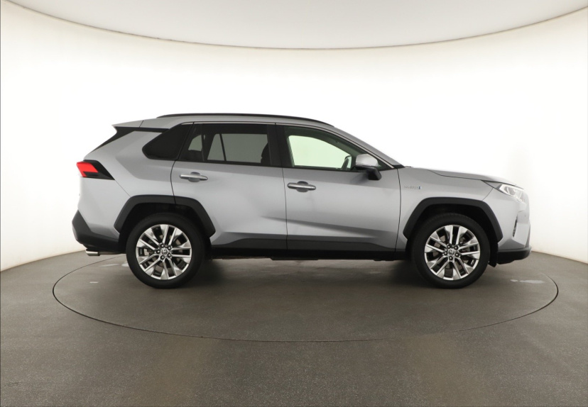 Toyota RAV 4, 2021