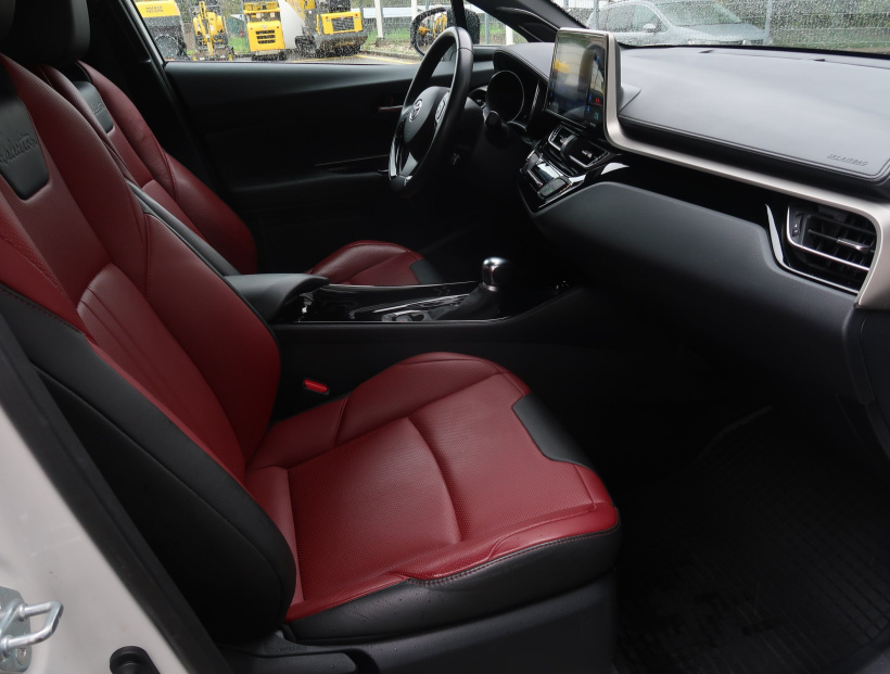 Toyota C-HR, 2019