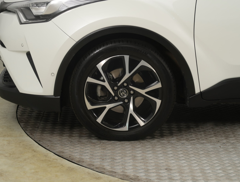 Toyota C-HR, 2019
