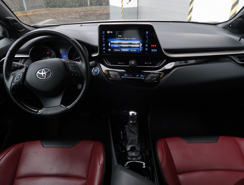 Toyota C-HR, 2019