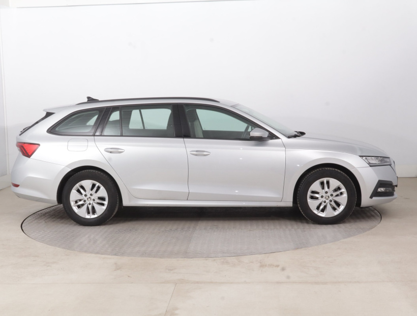 Škoda Octavia, 2023 – foto 10