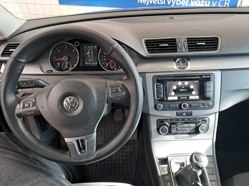 Volkswagen Passat, 2011