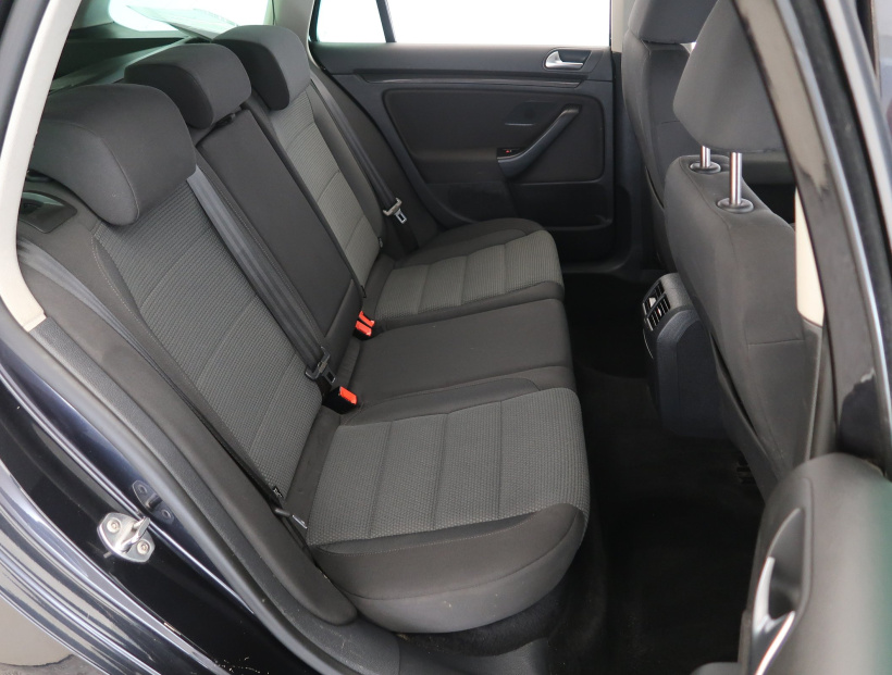 Volkswagen Golf, 2011