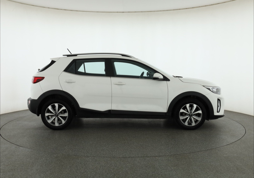 Kia Stonic, 2022
