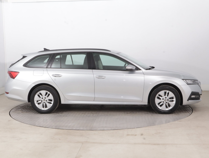 Škoda Octavia, 2023 – foto 10