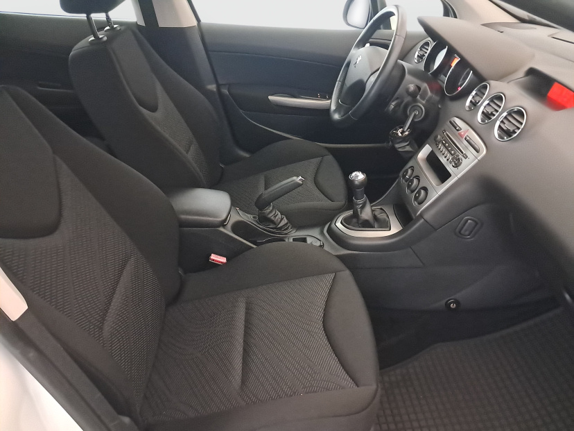 Peugeot 308, 2011