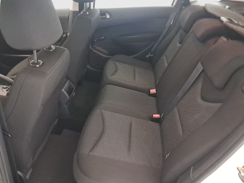 Peugeot 308, 2011