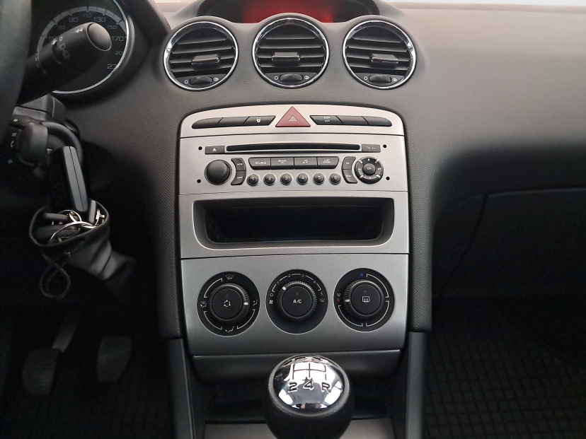Peugeot 308, 2011