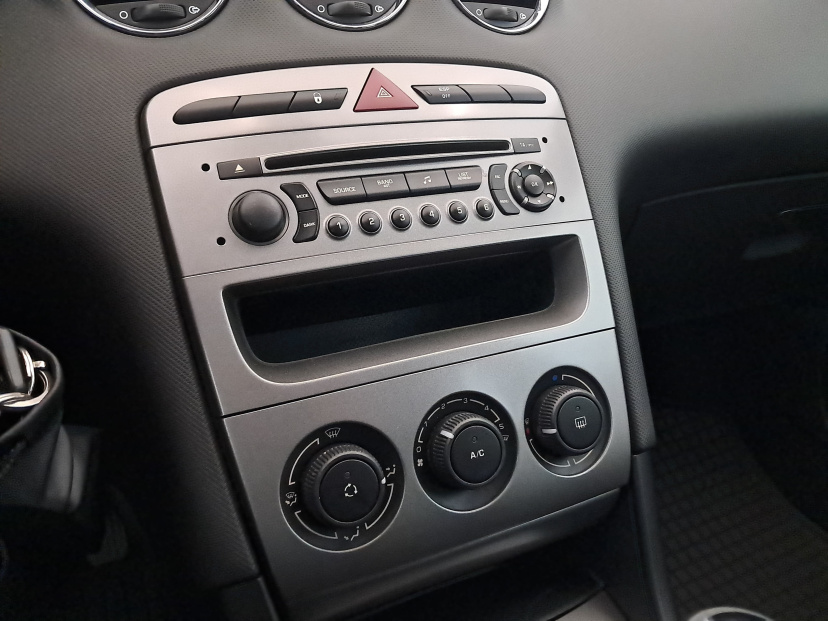 Peugeot 308, 2011
