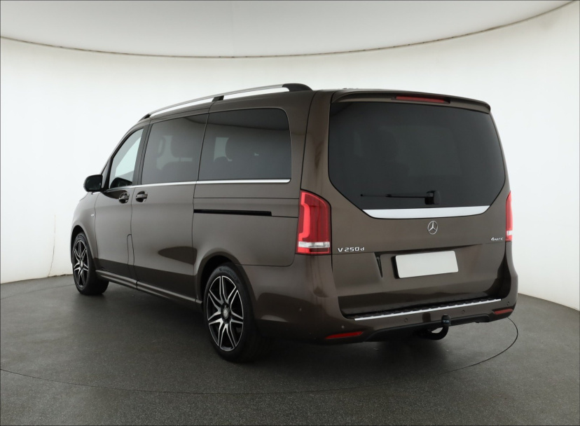 Mercedes-Benz V, 2017