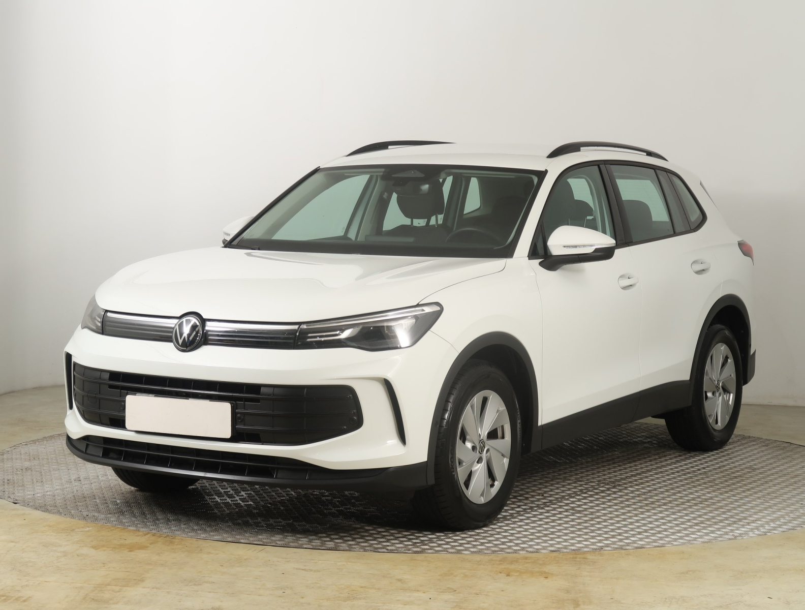 Volkswagen Tiguan - 2024