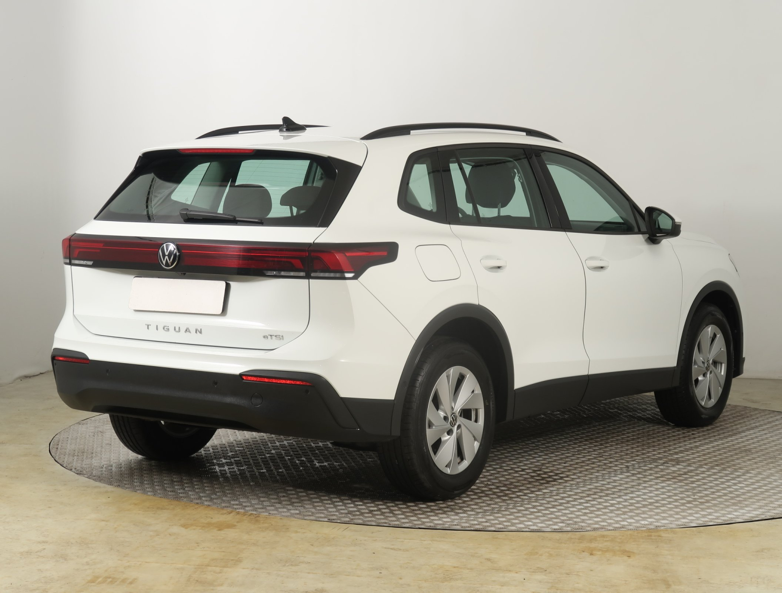 Volkswagen Tiguan - 2024