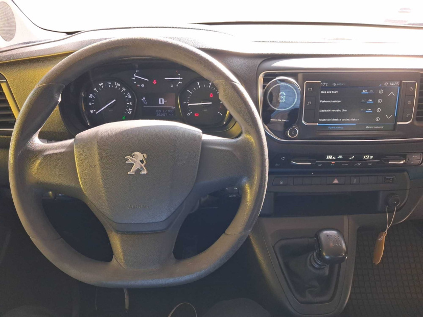 Peugeot Traveller, 2018