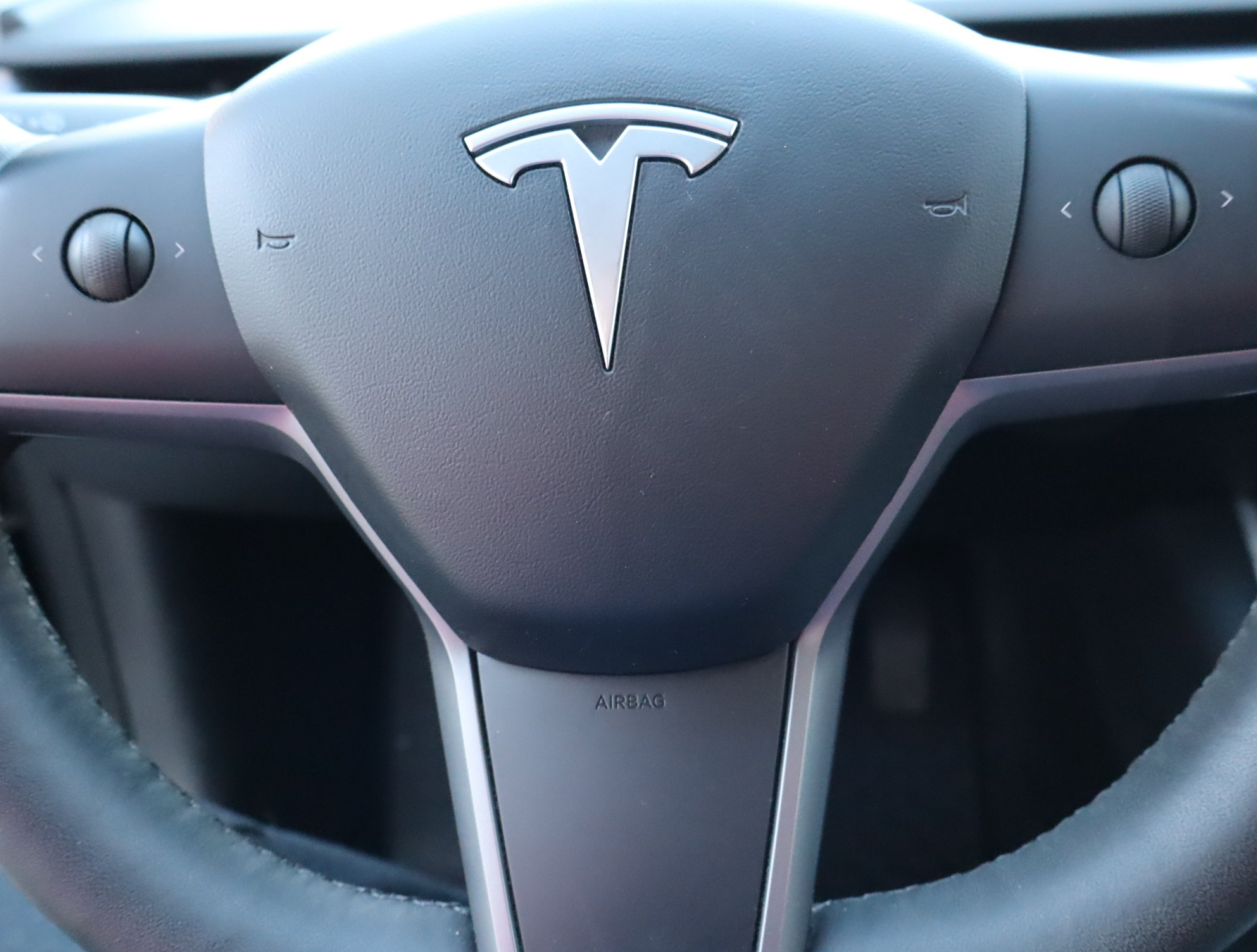 Tesla Model 3 Standard Range Plus – fotografie 22