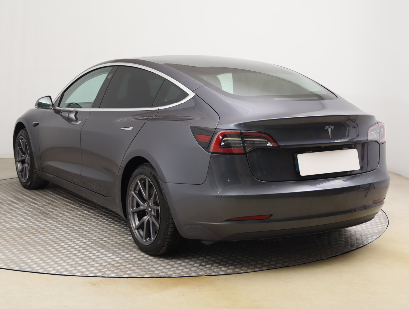 Tesla Model 3, 2020