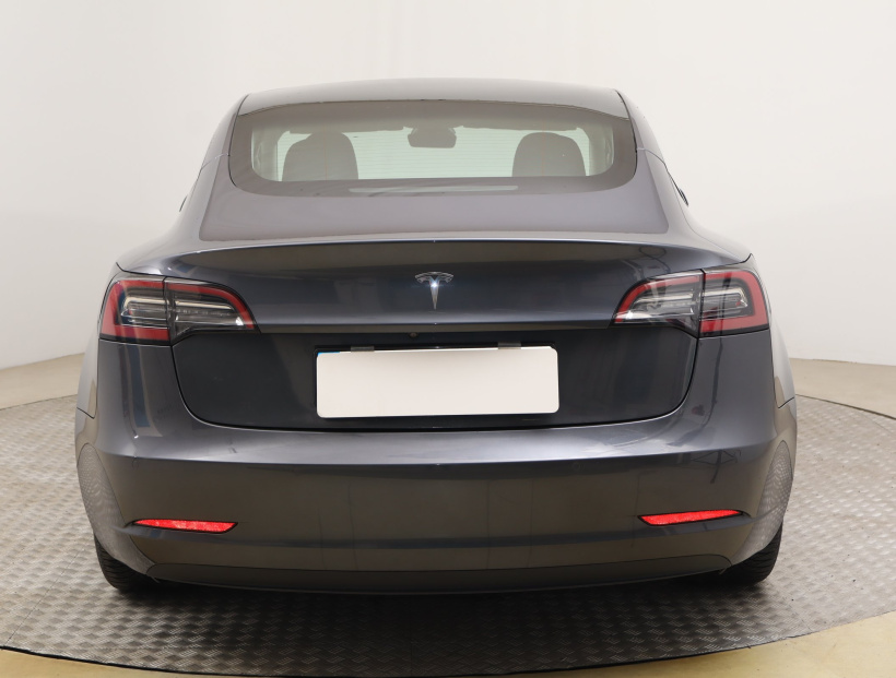 Tesla Model 3, 2020