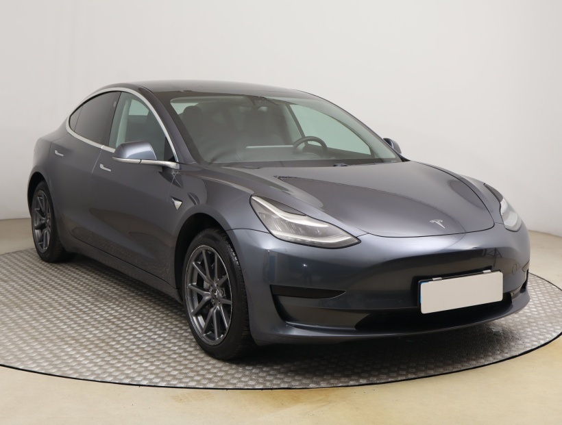 Tesla Model 3, 2020