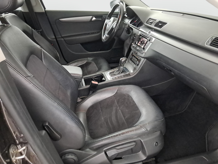 Volkswagen Passat, 2011